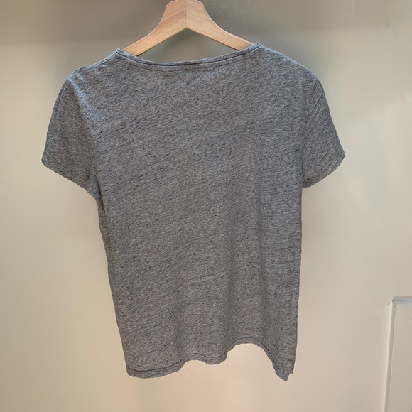 Levi’s • Cotton Crew Neck T-shirt in Grey - Picture 5 of 5